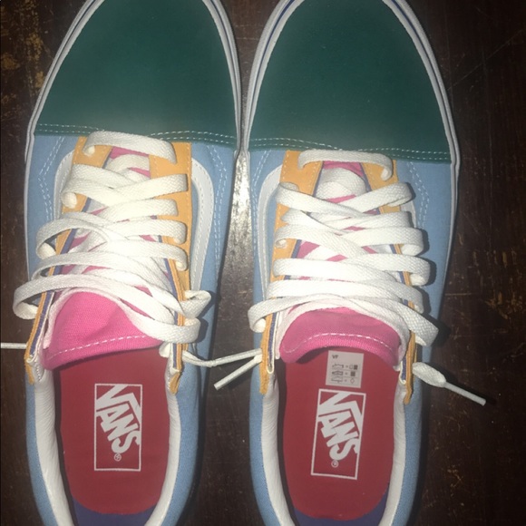 vans - Picture 1 of 3